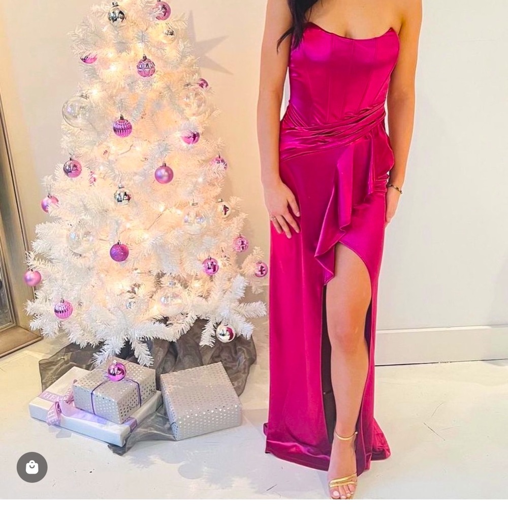 Gorgeous pink silk gown! Worn once and in excellent condition!